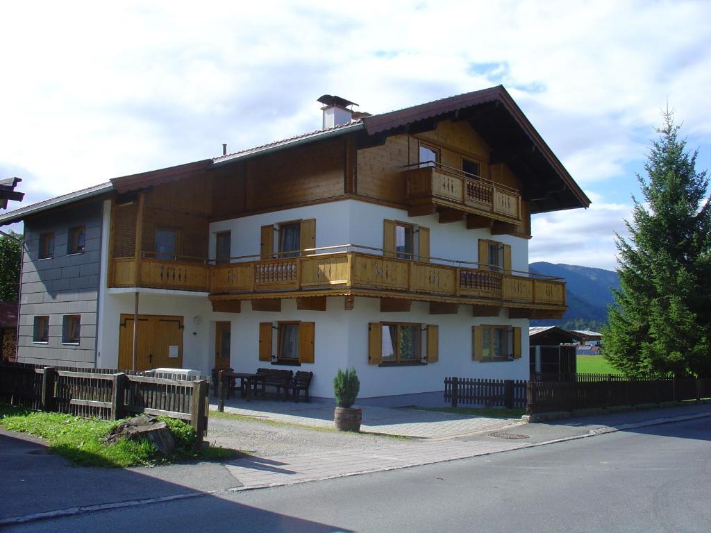 Ferienhaus Resi & Obermoser Kössen Pokoj fotografie
